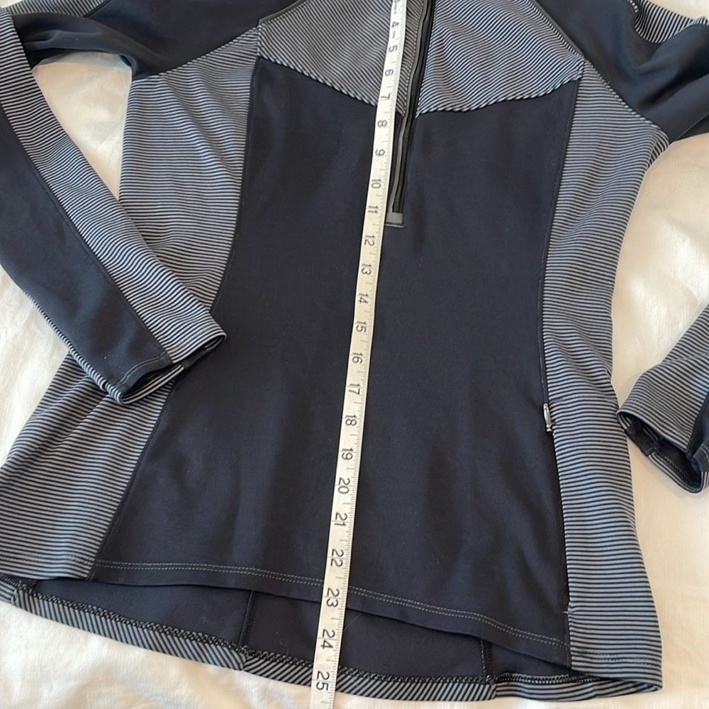 Athleta | Black/Gray Striped 3/4 Zipped Pullover Sz S - Picture 12 of 12
